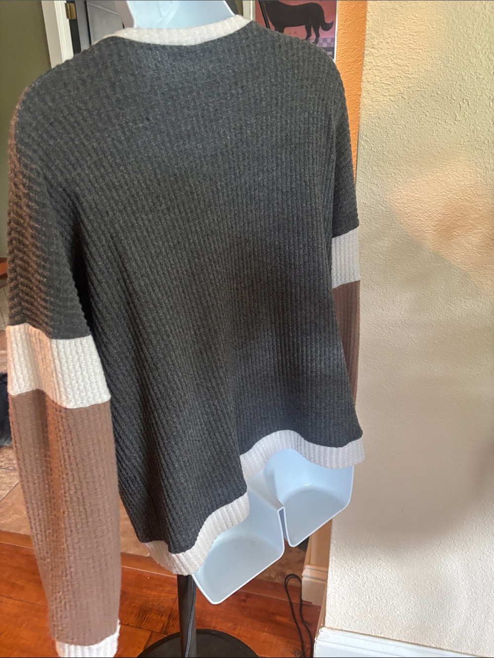 Lightweight Sweater - Picture 6 of 7